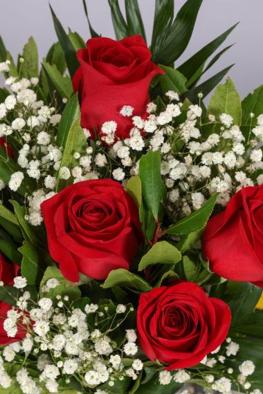 Ramo de 6 rosas rojas 3