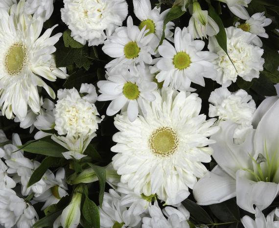 Corona de flores blancas medium 1