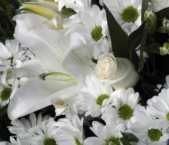 Medallón de flor variada blanca 3