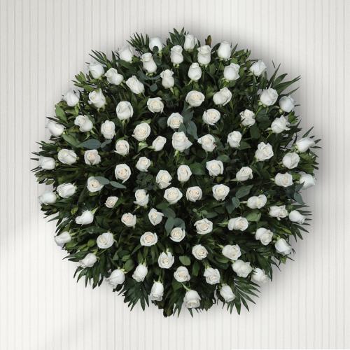 Medallón de rosas blancas