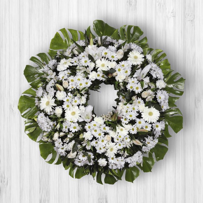 Corona de flores blancas medium