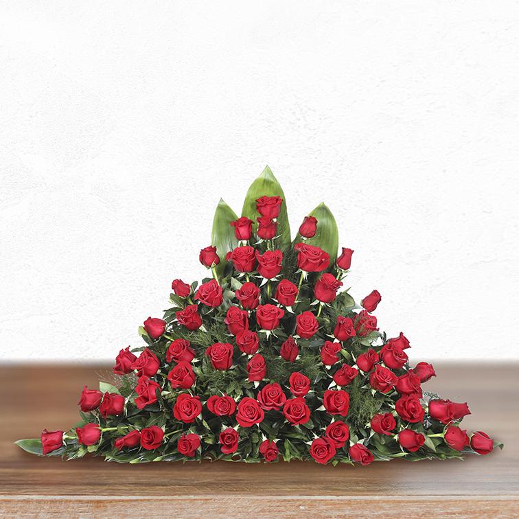 Pirámide de 80 rosas rojas