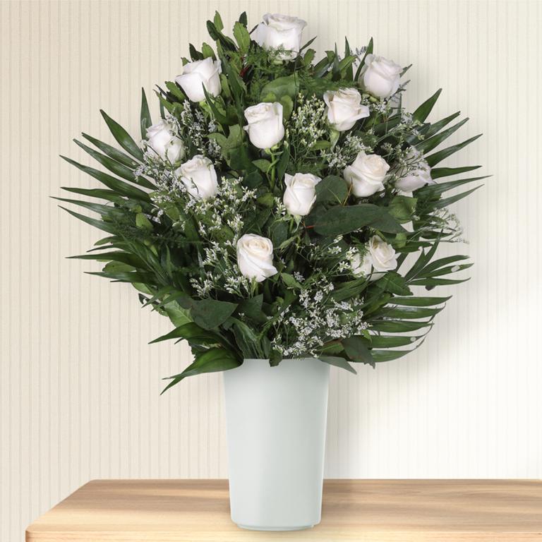 Ramo de 12 rosas blancas